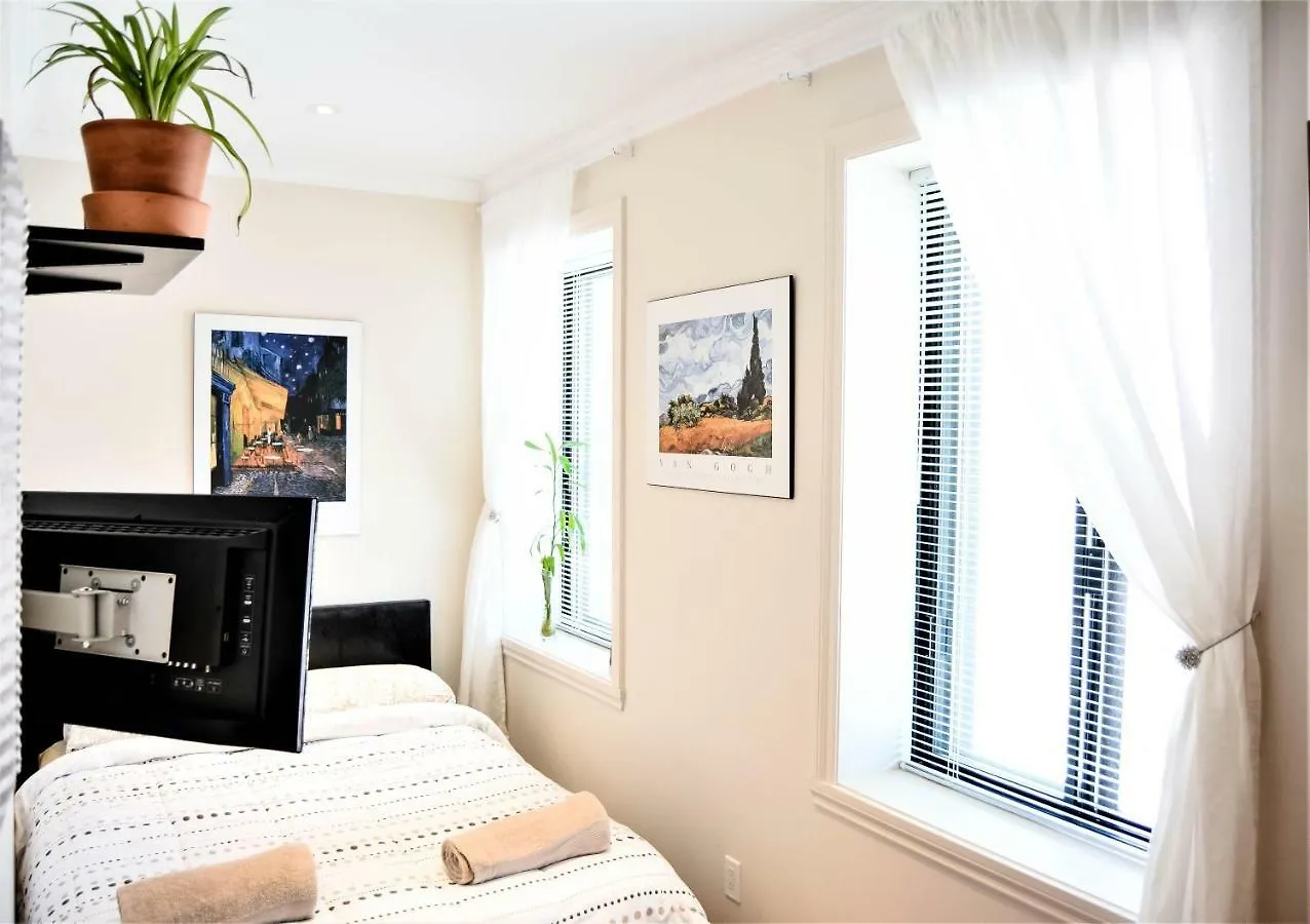 Chambre Privee Au Village Montreal 0*,  Canada