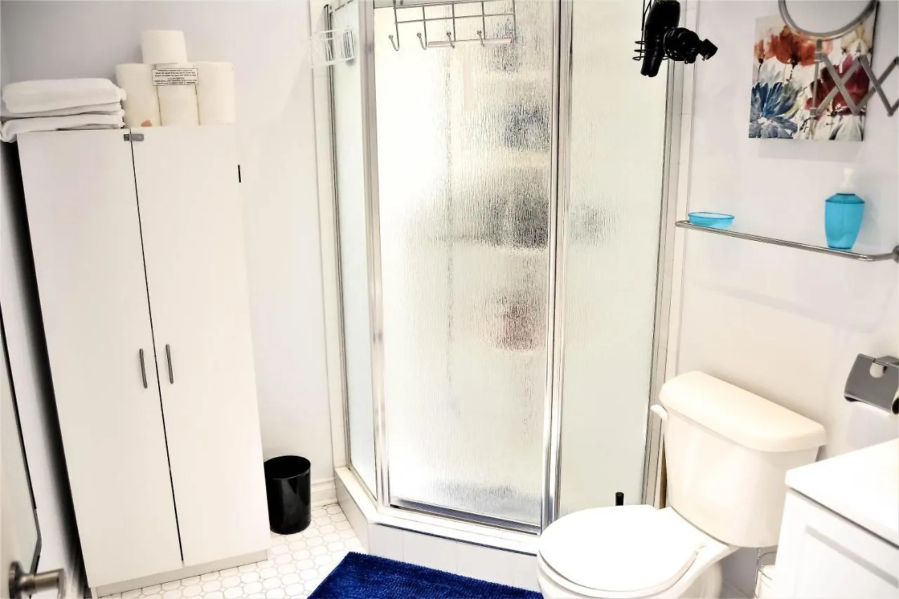 Homestay Chambre Privee Au Village Montreal